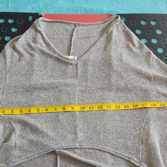 3/$12 Cedar Tree crop top tunic sz medium - Picture 7 of 8